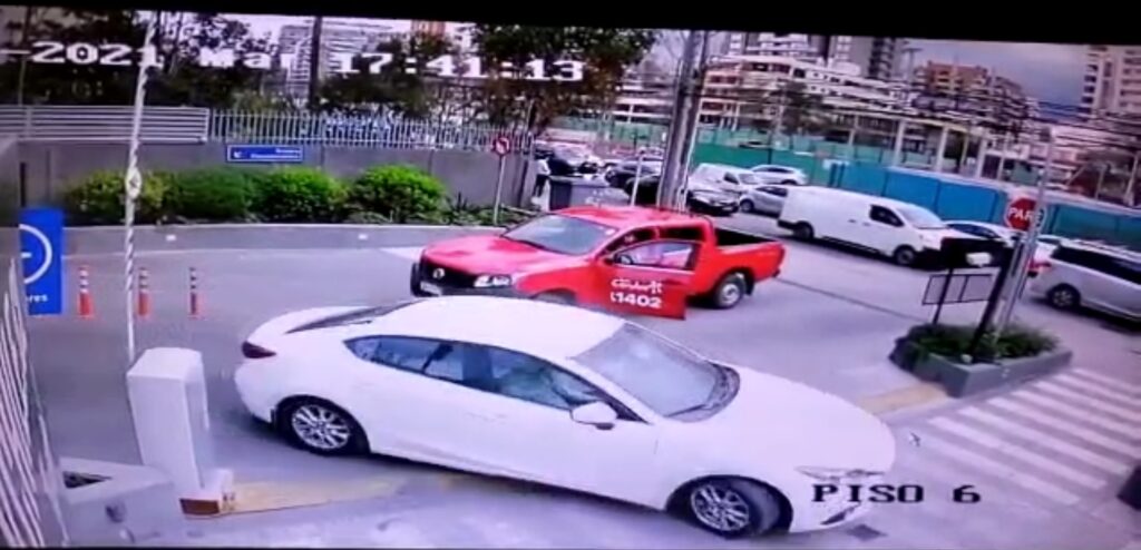 Carabineros detuvo a 3 sujetos por robo con intimidación en mall - Katalogo
